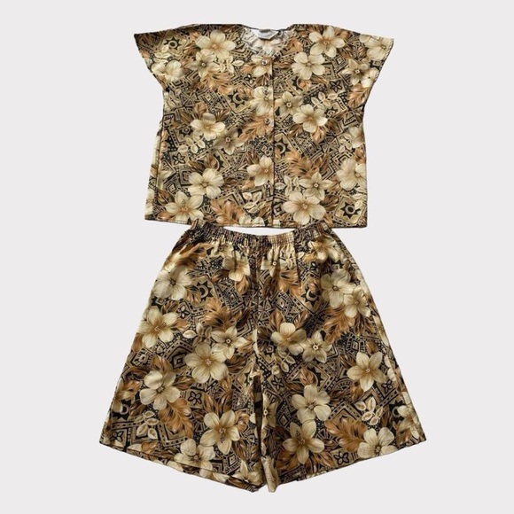Tropical Hibiscus Flower Print Women's Shorts